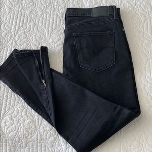 Levi’s 311 Shaping Skinny